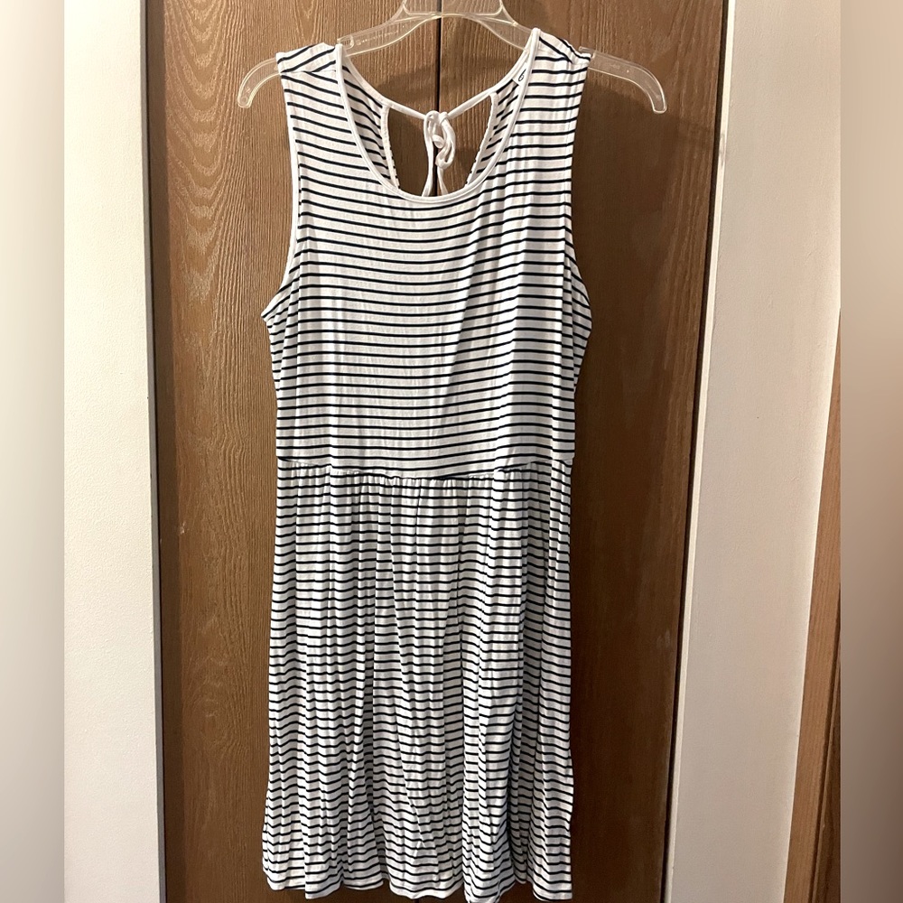 Old Navy Women’s Sleeveless Dress, Size: M, Color: White w/ Navy Blue Stripes